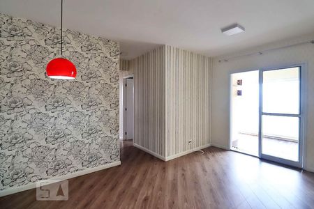 Sala de apartamento para alugar com 3 quartos, 77m² em Campestre, Santo André