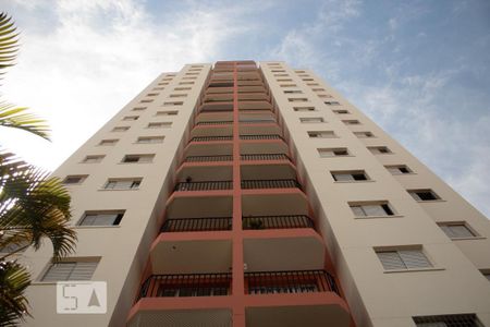 Apartamento à venda com 60m², 2 quartos e 1 vaga Apartamento à venda com 60m², 2 quartos e 1 vagaFachada