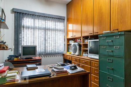 Casa à venda com 712m², 6 quartos e 4 vagas Casa à venda com 712m², 6 quartos e 4 vagasEscritório