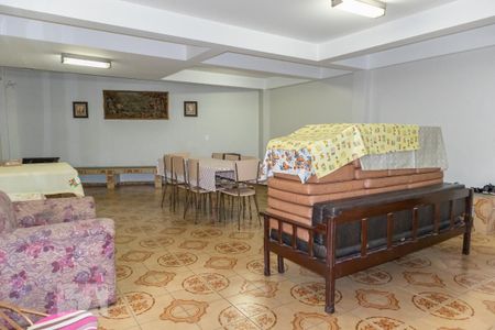 Casa à venda com 712m², 6 quartos e 4 vagas Casa à venda com 712m², 6 quartos e 4 vagasSalão de festas