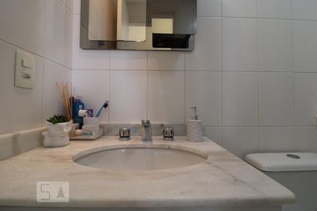 Apartamento para alugar com 50m², 2 quartos e 1 vagaPia do banheiro