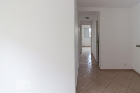 Corredor de apartamento para alugar com 3 quartos, 65m² em Vila Butantã, São Paulo