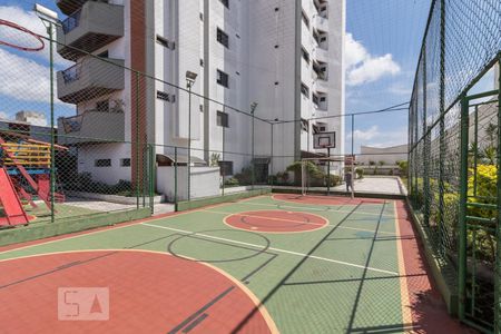 Apartamento à venda com 170m², 4 quartos e 3 vagas Apartamento à venda com 170m², 4 quartos e 3 vagasQuadra poliesportiva