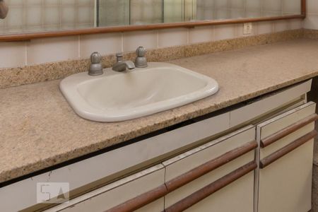 Apartamento à venda com 170m², 4 quartos e 3 vagas Apartamento à venda com 170m², 4 quartos e 3 vagasPia