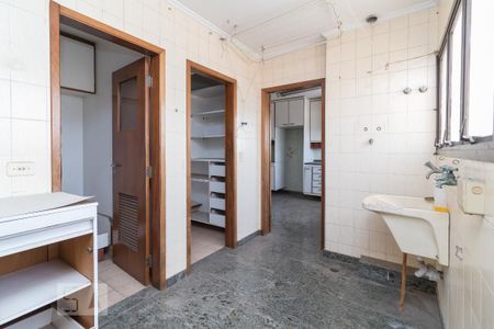 Apartamento à venda com 170m², 4 quartos e 3 vagas Apartamento à venda com 170m², 4 quartos e 3 vagasÁrea de serviço