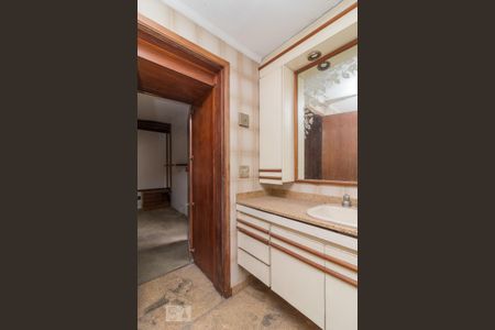 Apartamento à venda com 170m², 4 quartos e 3 vagas Apartamento à venda com 170m², 4 quartos e 3 vagasBanheiro suíte 2