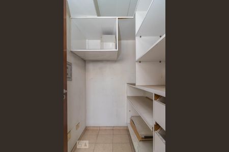 Apartamento à venda com 170m², 4 quartos e 3 vagas Apartamento à venda com 170m², 4 quartos e 3 vagasDepósito