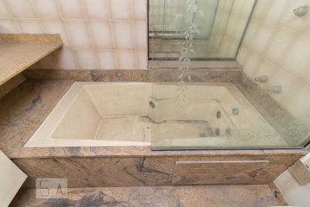 Apartamento à venda com 170m², 4 quartos e 3 vagas Apartamento à venda com 170m², 4 quartos e 3 vagasBanheiro suíte 2