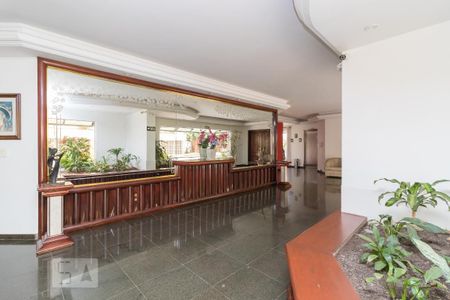 Apartamento à venda com 170m², 4 quartos e 3 vagas Apartamento à venda com 170m², 4 quartos e 3 vagasHall de entrada