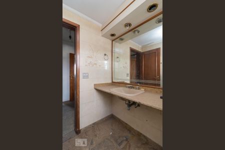 Apartamento à venda com 170m², 4 quartos e 3 vagas Apartamento à venda com 170m², 4 quartos e 3 vagasBanheiro