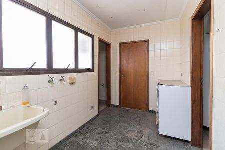 Apartamento à venda com 170m², 4 quartos e 3 vagas Apartamento à venda com 170m², 4 quartos e 3 vagasÁrea de serviço