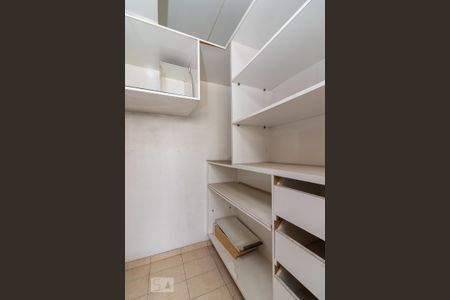 Apartamento à venda com 170m², 4 quartos e 3 vagas Apartamento à venda com 170m², 4 quartos e 3 vagasDepósito