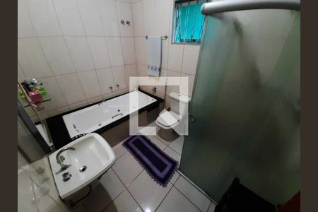 Casa à venda com 310m², 4 quartos e 2 vagas