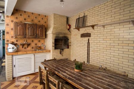 Casa à venda com 243m², 4 quartos e 3 vagasChurrasqueira