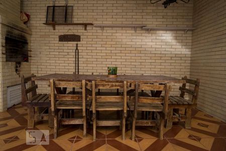 Casa à venda com 243m², 4 quartos e 3 vagasChurrasqueira