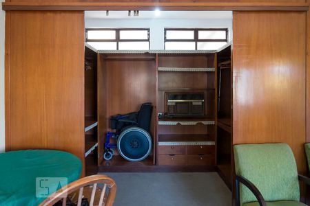 Casa à venda com 243m², 4 quartos e 3 vagasCloset da suíte