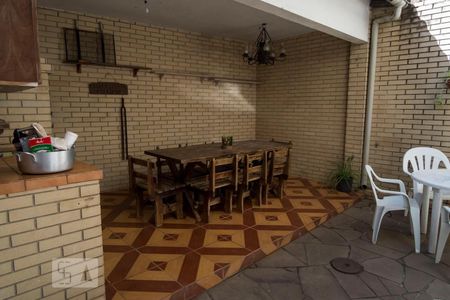 Casa à venda com 243m², 4 quartos e 3 vagasChurrasqueira