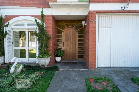 Casa à venda com 243m², 4 quartos e 3 vagasEntrada