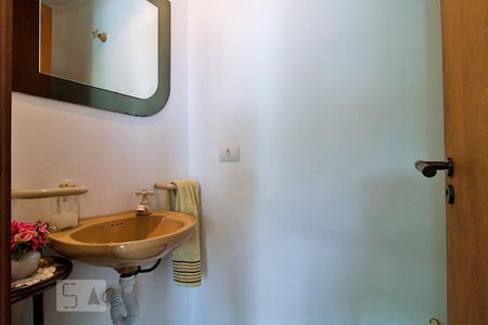 Casa à venda com 288m², 4 quartos e 4 vagas Casa à venda com 288m², 4 quartos e 4 vagasLavabo 1