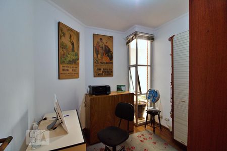 Casa à venda com 288m², 4 quartos e 4 vagas Casa à venda com 288m², 4 quartos e 4 vagasEscritório