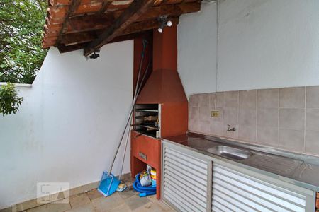 Casa à venda com 288m², 4 quartos e 4 vagas Casa à venda com 288m², 4 quartos e 4 vagasChurrasqueira