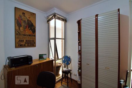 Casa à venda com 288m², 4 quartos e 4 vagas Casa à venda com 288m², 4 quartos e 4 vagasEscritório