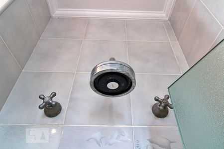 Casa à venda com 288m², 4 quartos e 4 vagas Casa à venda com 288m², 4 quartos e 4 vagasBanheiro da Suíte 1