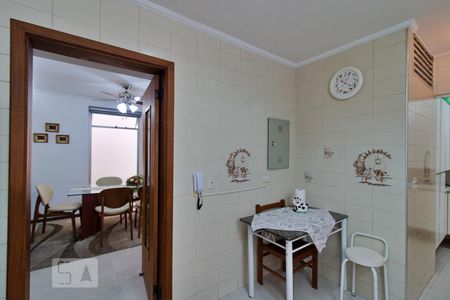 Casa à venda com 288m², 4 quartos e 4 vagas Casa à venda com 288m², 4 quartos e 4 vagasCozinha
