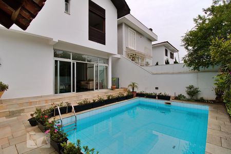 Casa à venda com 288m², 4 quartos e 4 vagas Casa à venda com 288m², 4 quartos e 4 vagasPiscina