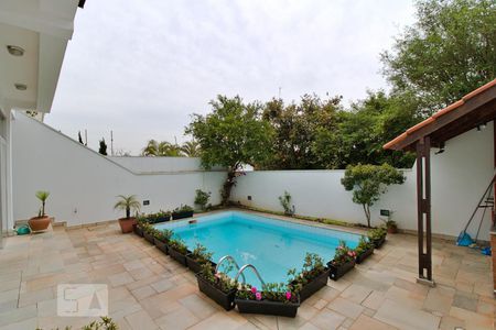 Casa à venda com 288m², 4 quartos e 4 vagas Casa à venda com 288m², 4 quartos e 4 vagasPiscina