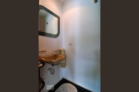 Casa à venda com 288m², 4 quartos e 4 vagas Casa à venda com 288m², 4 quartos e 4 vagasLavabo1