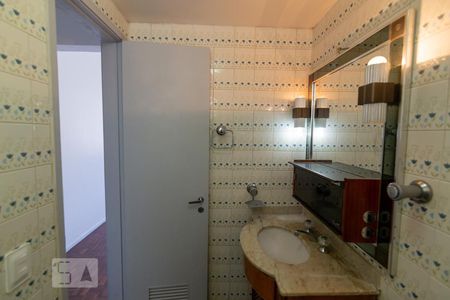 Apartamento à venda com 109m², 3 quartos e 1 vaga Apartamento à venda com 109m², 3 quartos e 1 vagaBanheiro da Suíte