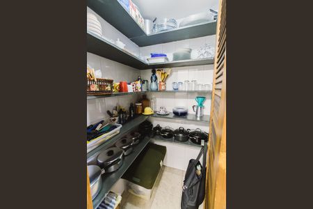 Apartamento à venda com 97m², 2 quartos e 1 vaga Apartamento à venda com 97m², 2 quartos e 1 vagaCozinha Despensa