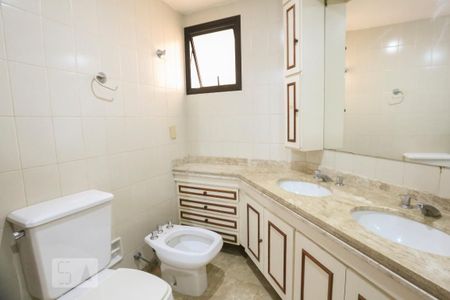 Apartamento à venda com 122m², 4 quartos e 2 vagasBanheiro da Suíte