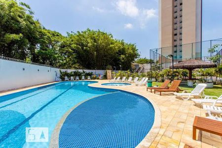 Apartamento à venda com 75m², 3 quartos e 1 vaga Apartamento à venda com 75m², 3 quartos e 1 vagaPiscina