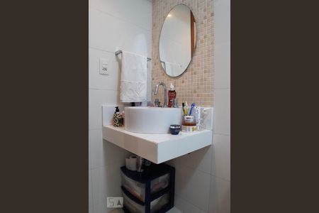 Casa de condomínio à venda com 400m², 4 quartos e 2 vagas Casa de condomínio à venda com 400m², 4 quartos e 2 vagasBanheiro da suíte 1
