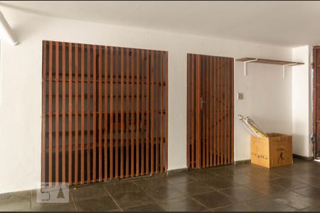 Casa à venda com 176m², 3 quartos e 4 vagas Casa à venda com 176m², 3 quartos e 4 vagasDespensa