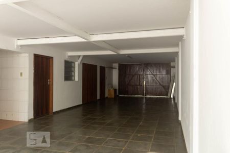 Casa à venda com 176m², 3 quartos e 4 vagas Casa à venda com 176m², 3 quartos e 4 vagasGaragem