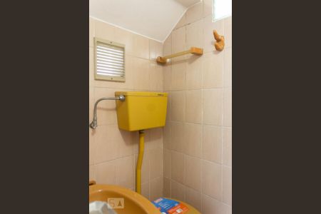 Casa à venda com 176m², 3 quartos e 4 vagas Casa à venda com 176m², 3 quartos e 4 vagasBanheiro de Serviço