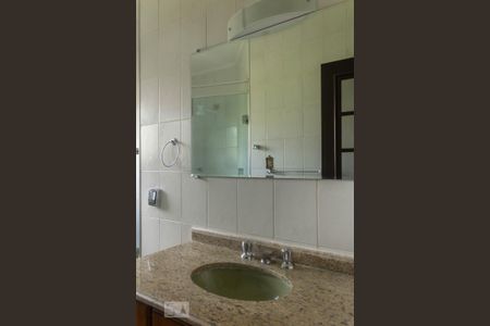 Casa à venda com 176m², 3 quartos e 4 vagas Casa à venda com 176m², 3 quartos e 4 vagasBanheiro Suíte