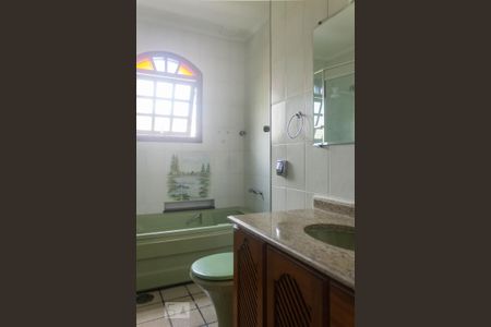 Casa à venda com 176m², 3 quartos e 4 vagas Casa à venda com 176m², 3 quartos e 4 vagasBanheiro Suíte