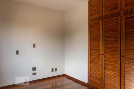 Casa à venda com 176m², 3 quartos e 4 vagas Casa à venda com 176m², 3 quartos e 4 vagasSuíte