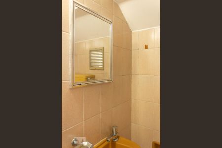 Casa à venda com 176m², 3 quartos e 4 vagas Casa à venda com 176m², 3 quartos e 4 vagasBanheiro de Serviço