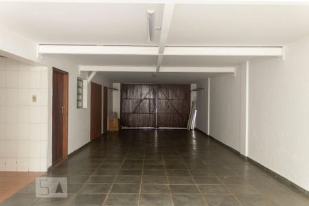 Casa à venda com 176m², 3 quartos e 4 vagas Casa à venda com 176m², 3 quartos e 4 vagasGaragem