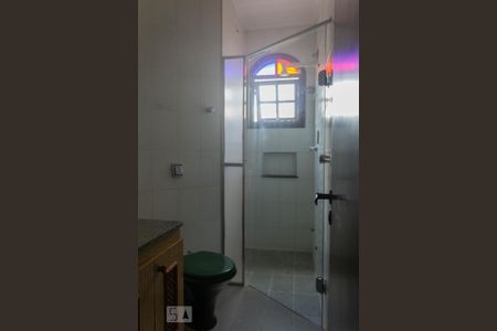 Casa à venda com 176m², 3 quartos e 4 vagas Casa à venda com 176m², 3 quartos e 4 vagasBanheiro