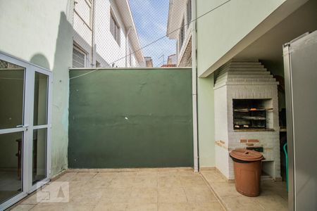 Casa à venda com 200m², 3 quartos e 2 vagas Casa à venda com 200m², 3 quartos e 2 vagasQuintal - Churrasqueira