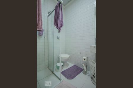 Casa à venda com 200m², 3 quartos e 2 vagas Casa à venda com 200m², 3 quartos e 2 vagasBanheiro 1