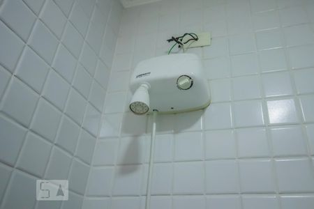 Casa à venda com 200m², 3 quartos e 2 vagas Casa à venda com 200m², 3 quartos e 2 vagasBanheiro 1