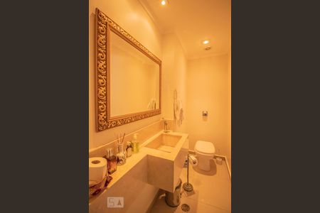 Casa à venda com 200m², 3 quartos e 2 vagas Casa à venda com 200m², 3 quartos e 2 vagasLavabo