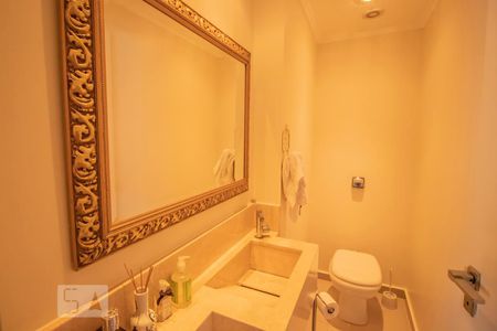 Casa à venda com 200m², 3 quartos e 2 vagas Casa à venda com 200m², 3 quartos e 2 vagasLavabo